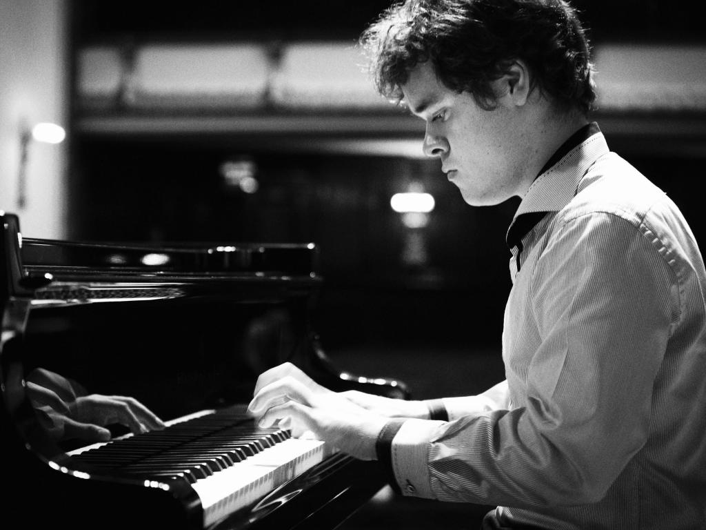 Review Benjamin Grosvenor in Recital