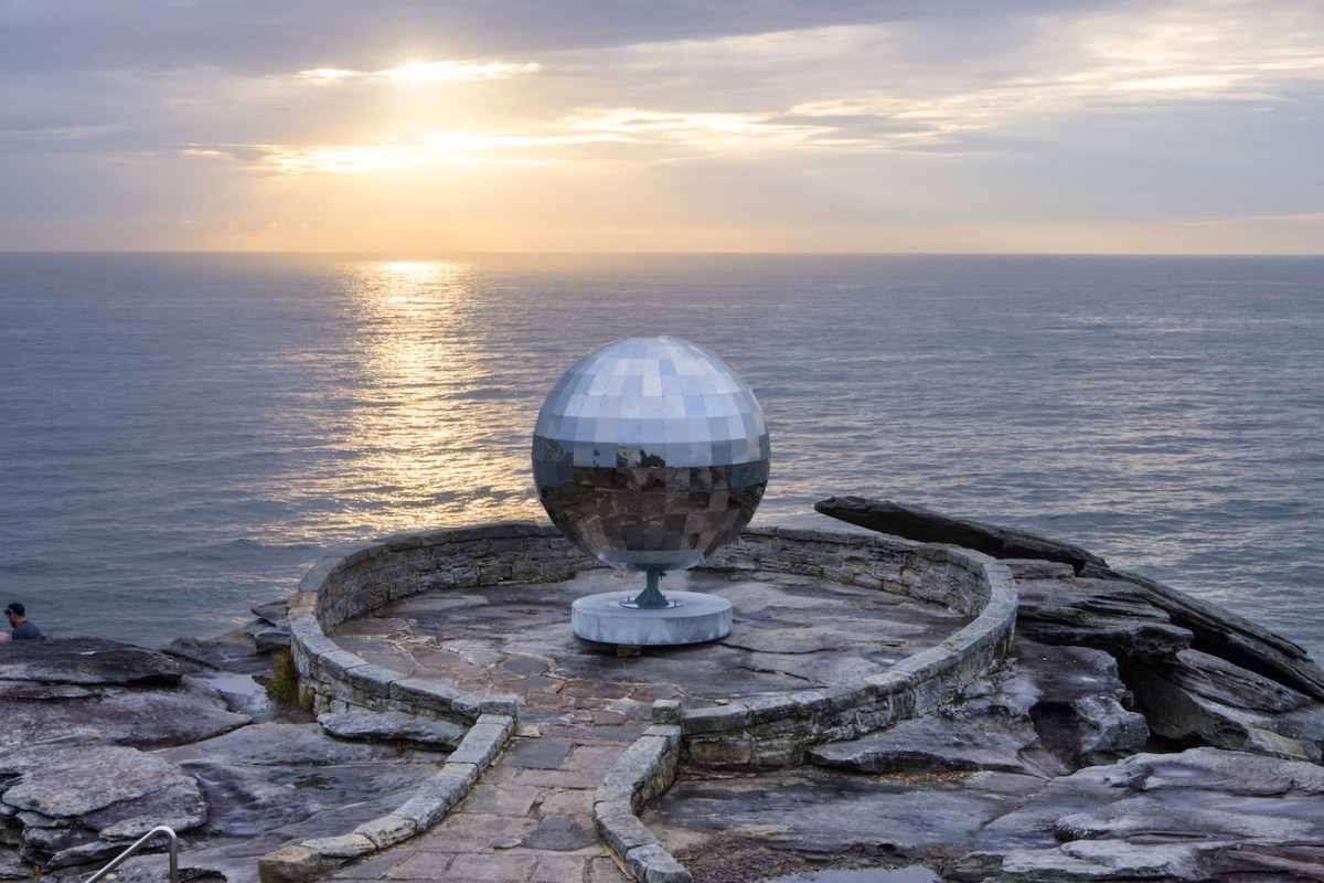 Sculpture with sunrise at Bondi coastal walk