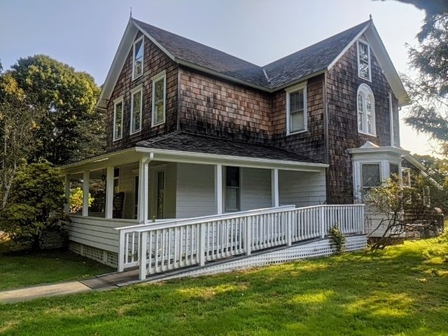 The Pollock-Krasner home museum. Photo: Wikimedia Commons.