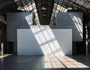 Empty exhibition space with natural light. Arts News