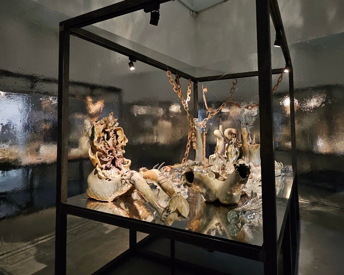 ‘2024 Art Spectrum: Dream Screen’ at Leeum Museum of Art, Seoul. An installation of ceramic works that are like ocean artefacts inside a black frame.