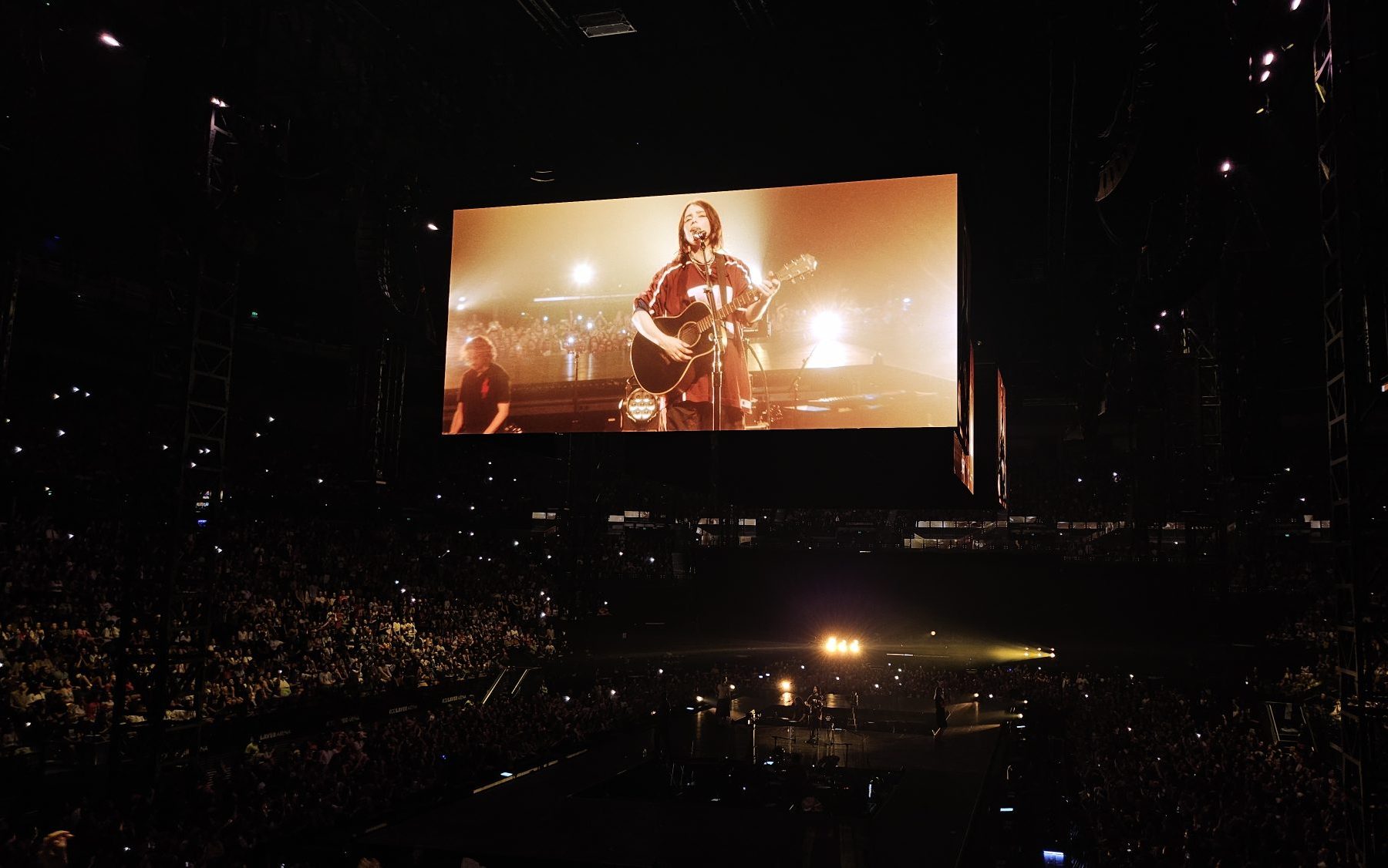 Music review: Billie Eilish, Hit Me Hard and Soft: The Tour 2025, Rod
