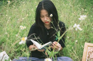 Your guide to the best new poetry in September 2025. Image: Meris on Unsplash.