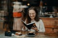New books in Australia in August. Finde Zukunft on Unsplash.