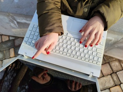 ArtsHub's Creative Journalism Fellowship. Image: Vardan Papikyan on Unsplash.