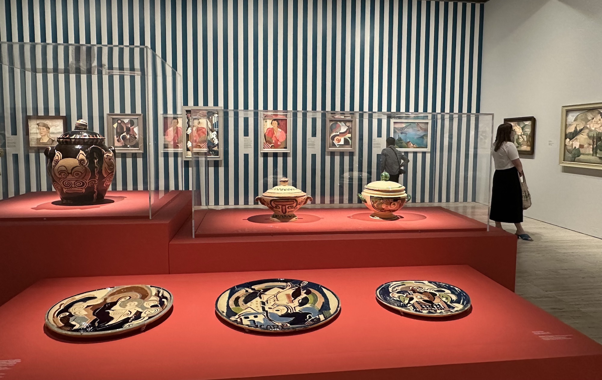 Which exhibitions got 5-star reviews in 2025?