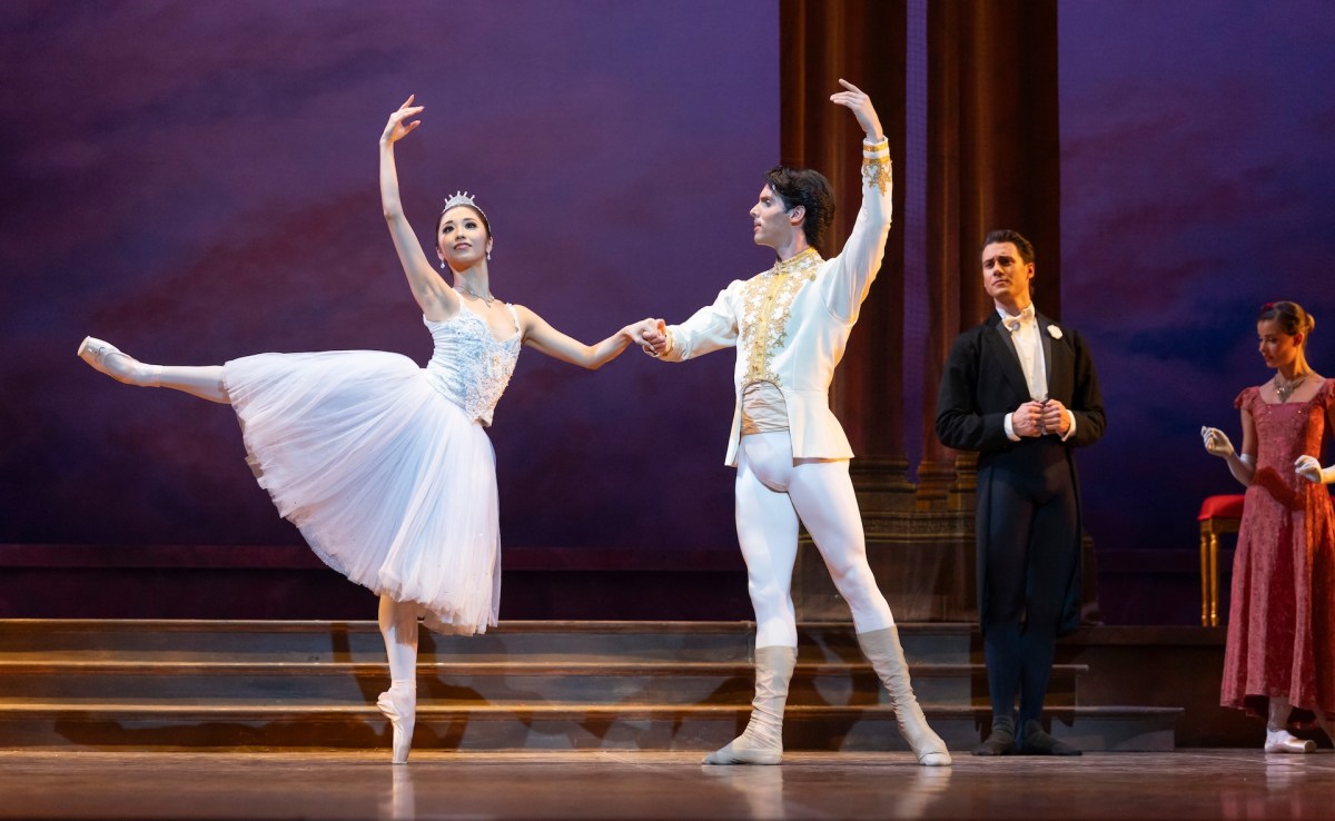 Mayume Noguromi as Cinderella and Oscar Valdés as Prince Charming in Cinderella. Image: Matt Jelonek.