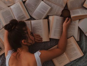 Can we have fewer books published? Image: Gaman Alice on Unsplash.