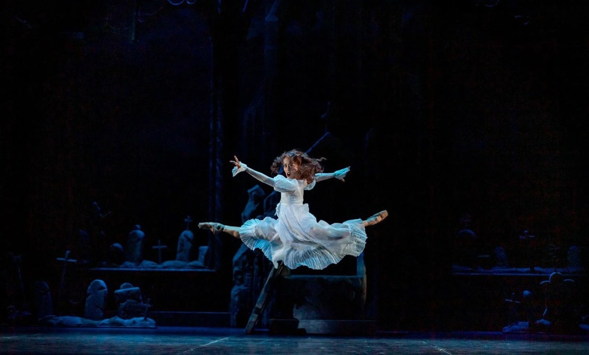 Chihiro Nomura as Lucy Westenra in Dracula in 2020. Photo: Bradbury Photography.