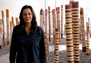 Hettie Perkins presenting her ABC TV series Art + Soul in 2010. Image: HIbiscus Films.