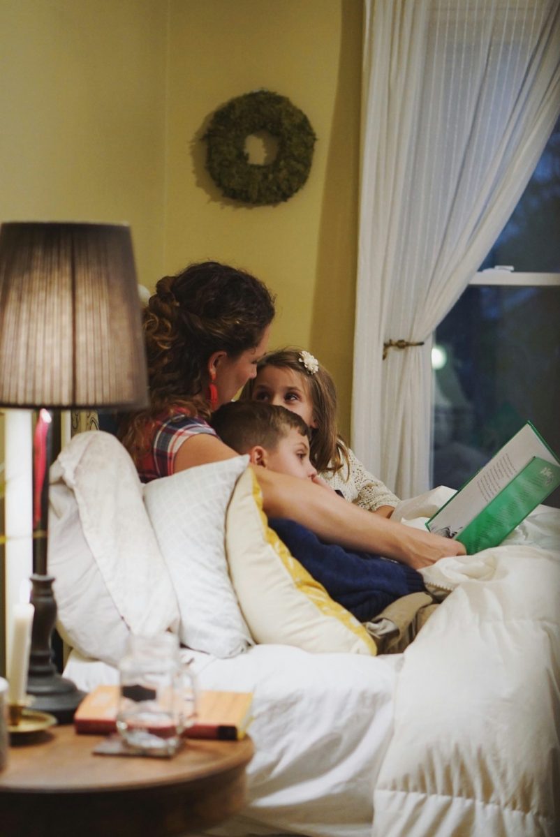 A national reading campaign would be welcome in Australia. Photo: Mark Zamora on Unsplash.