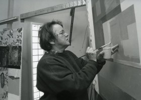 Vivienne Binns in her studio in Curtin, Canberra in 1992. Photo: Alex Fiveash. Courtesy: the artist's estate.