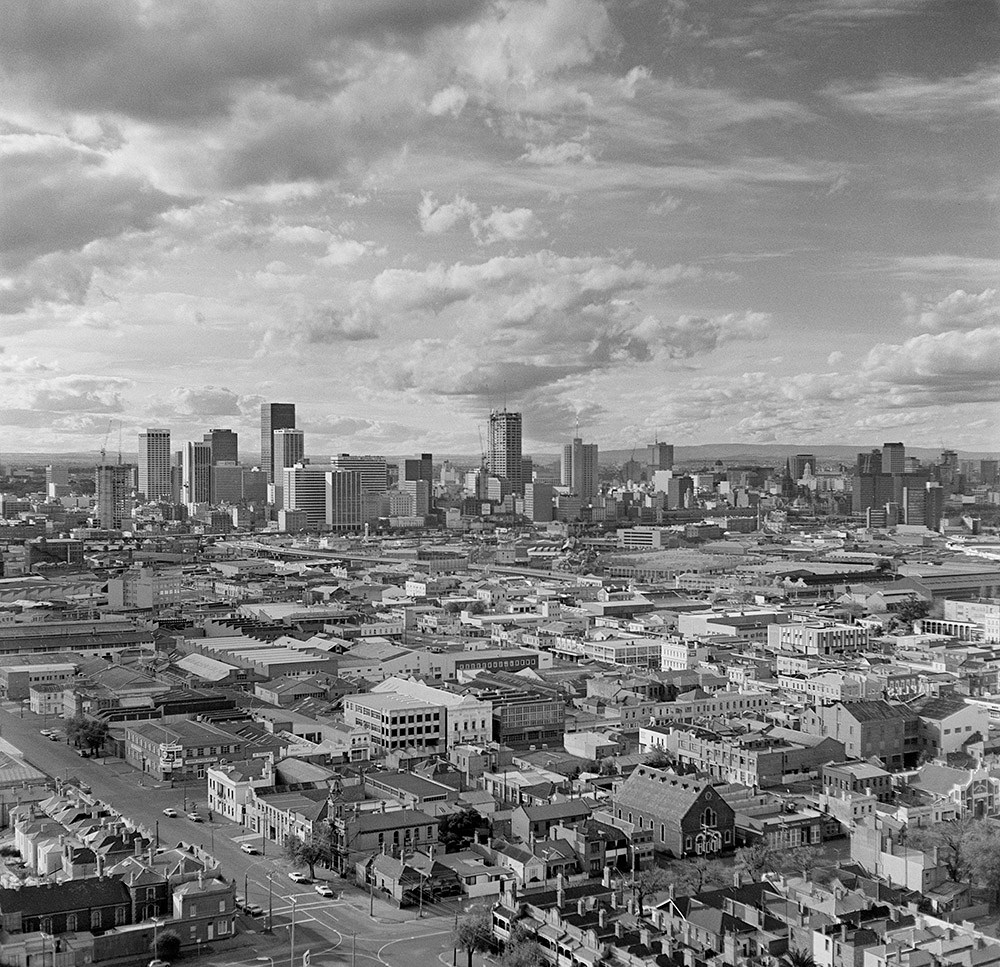 Andrew Chapman, View of Melbourne skyline, March 1974. Gelatin silver print, City of Melbourne Art and Heritage Collection. Courtesy: Andrew Chapman Photography.