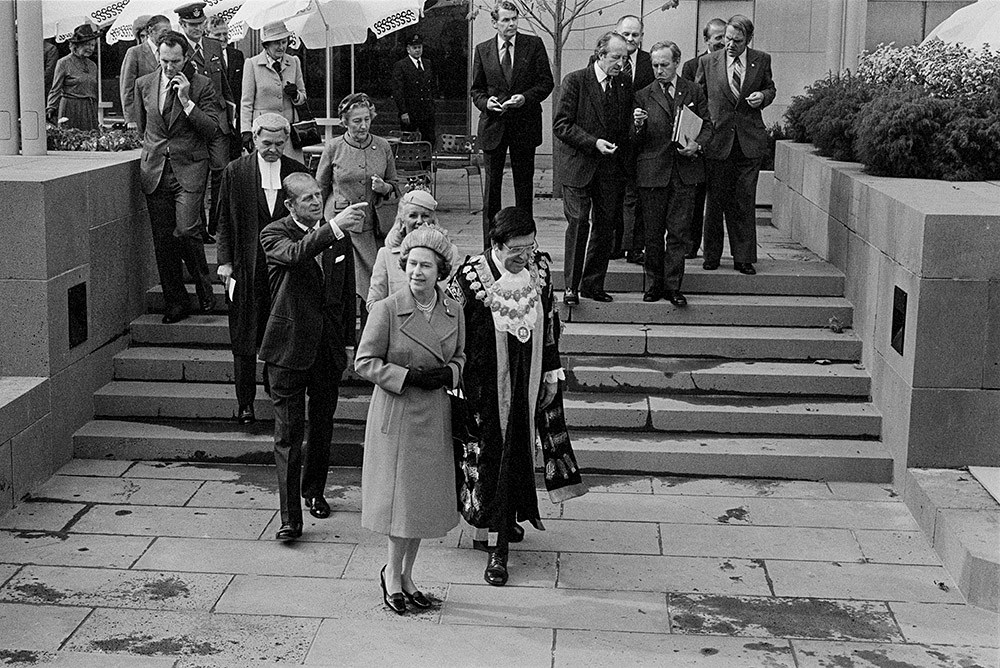 Andrew Chapman, Queen Elizabeth II’s royal visit to Melbourne with Prince Philip, City Square, 28 May 1980, gelatin silver print, City of Melbourne Art and Heritage Collection. Courtesy: Andrew Chapman Photography.