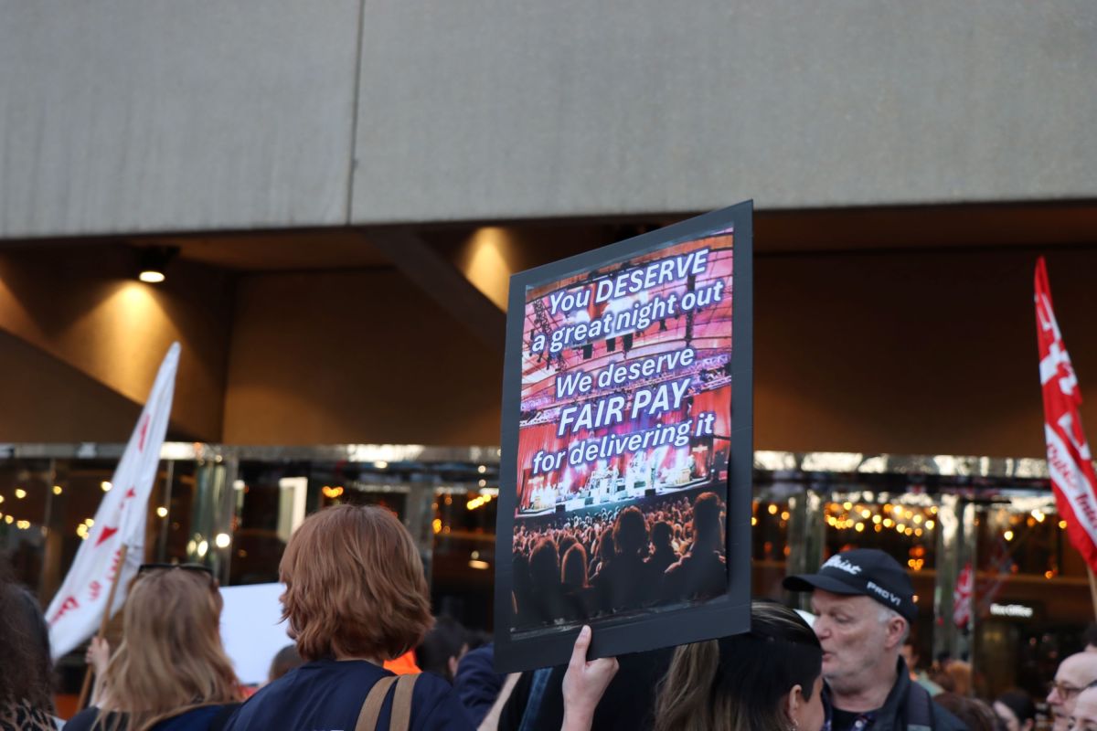 Striking workers outside Arts Centre Melbourne. Photo: MEAA. strike